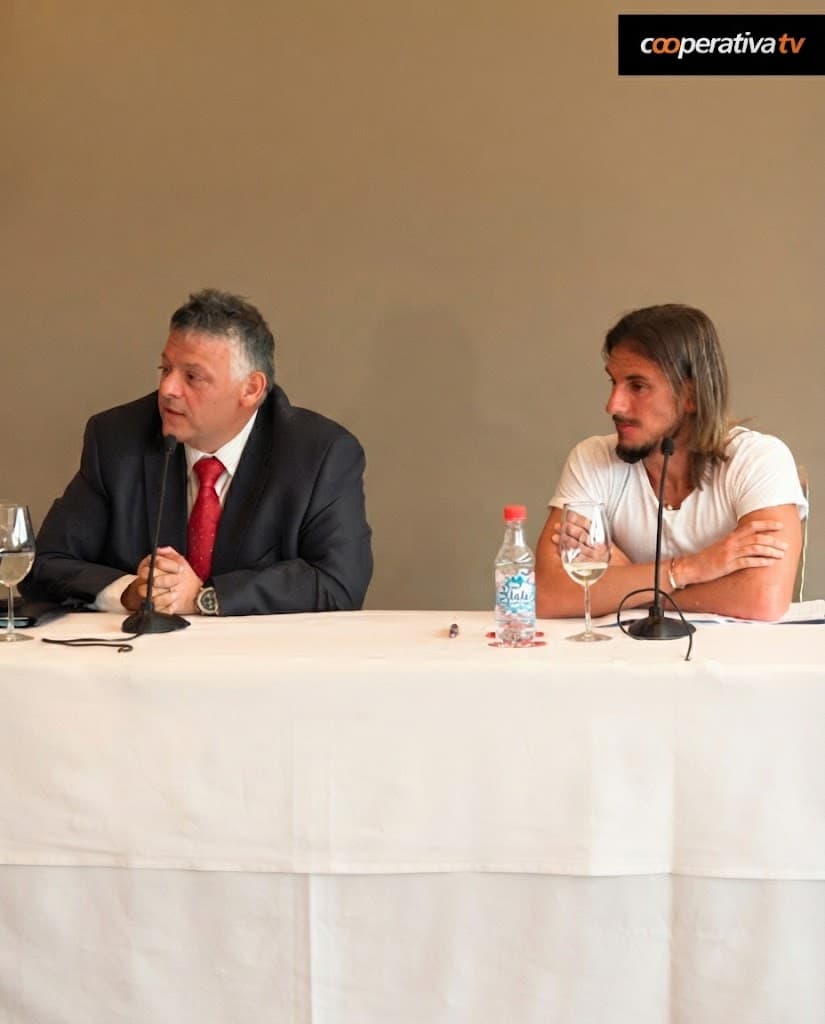 Fernando Baredes Representando a Sebastian Beccacece, tecnico de la selección Argentina, Ecuatoriana, Chilena entre otros clubes y selecciones.
